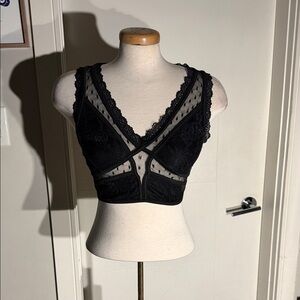 Elegant Black Lace Crop Top